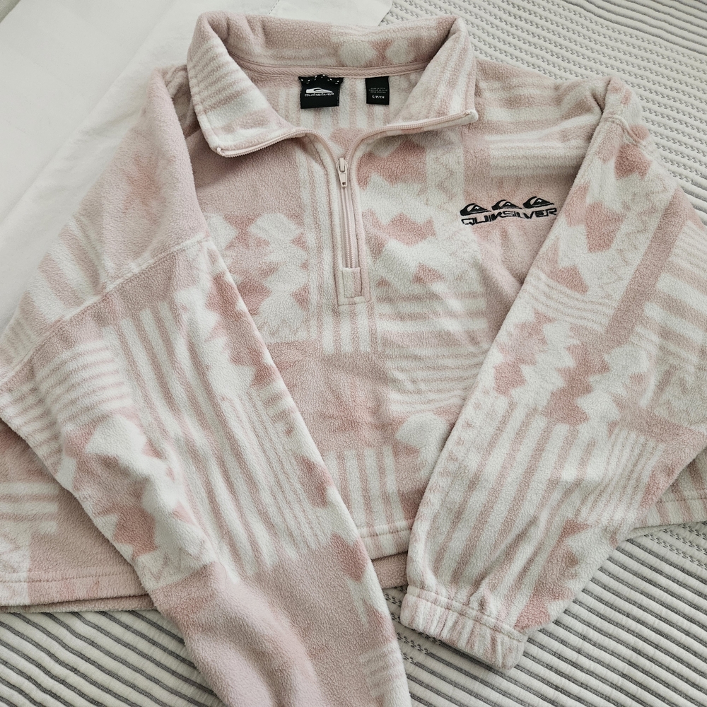 Quiksilver Women's Soft Pink and White Cowl Sweater